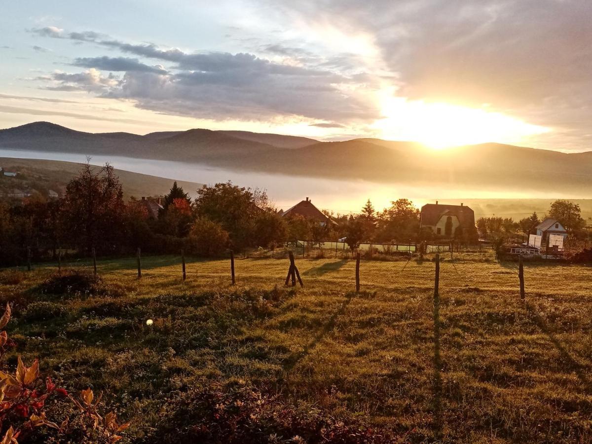 Ferienwohnung Kalaris Vendeghaz Hollókő Exterior foto